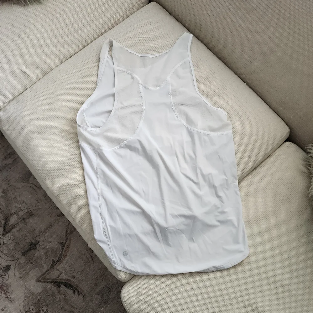 Lululemon Lightweight Running Kit Tank Top 🌿